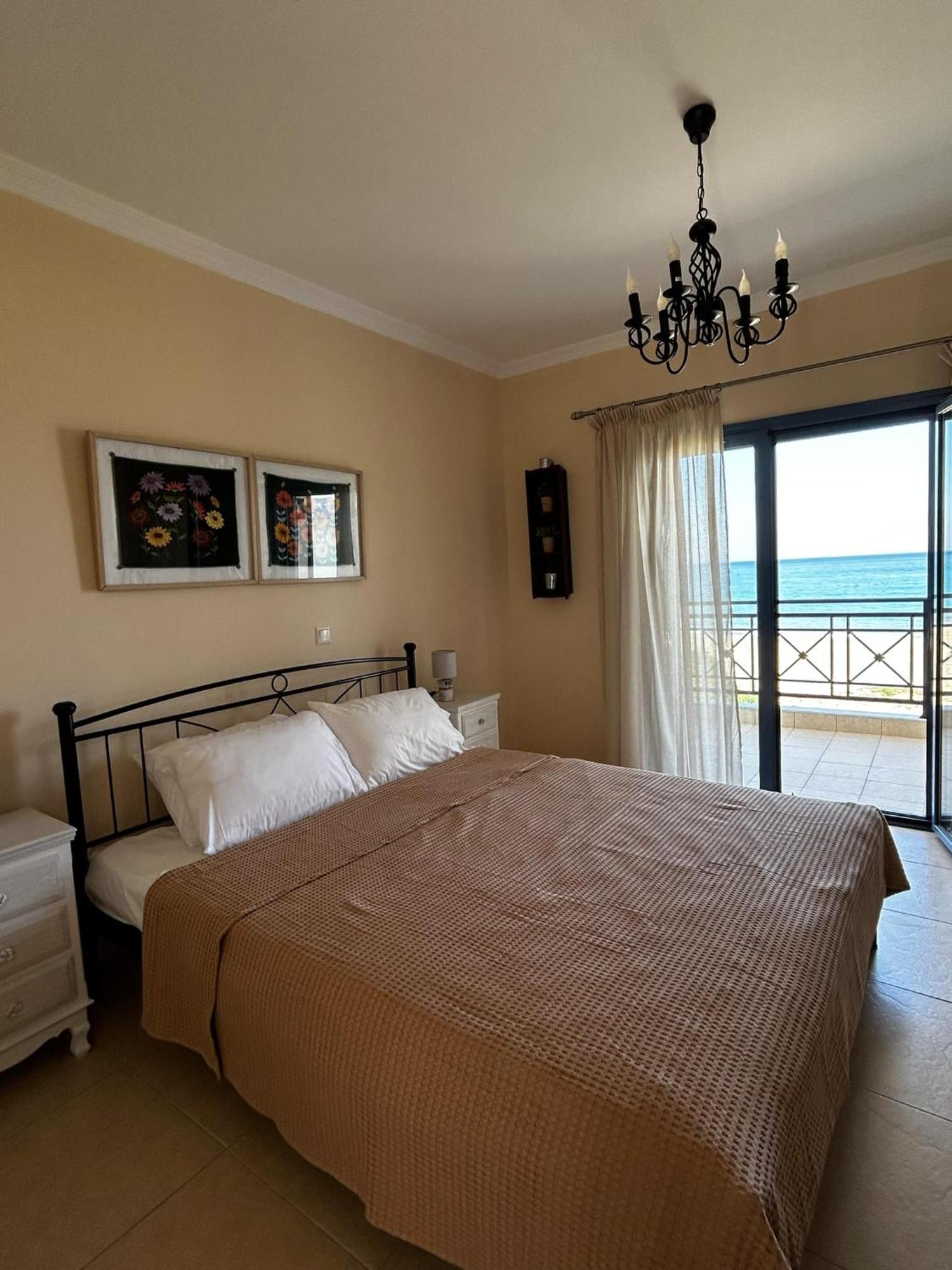 Beachfront Apartments Карпатос Екстериор снимка