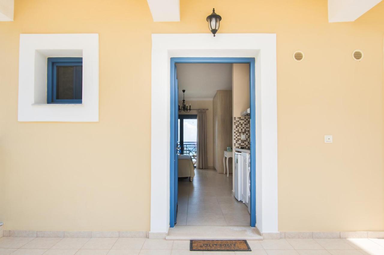 Beachfront Apartments Карпатос Екстериор снимка