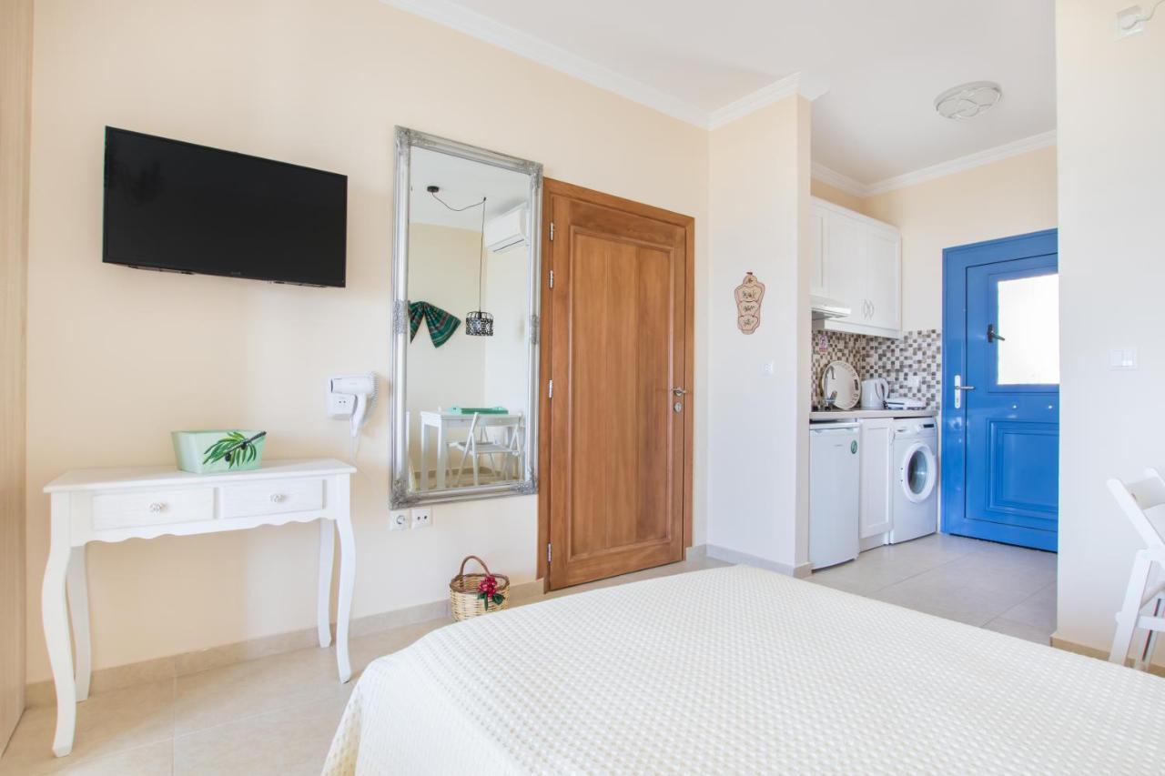 Beachfront Apartments Карпатос Екстериор снимка